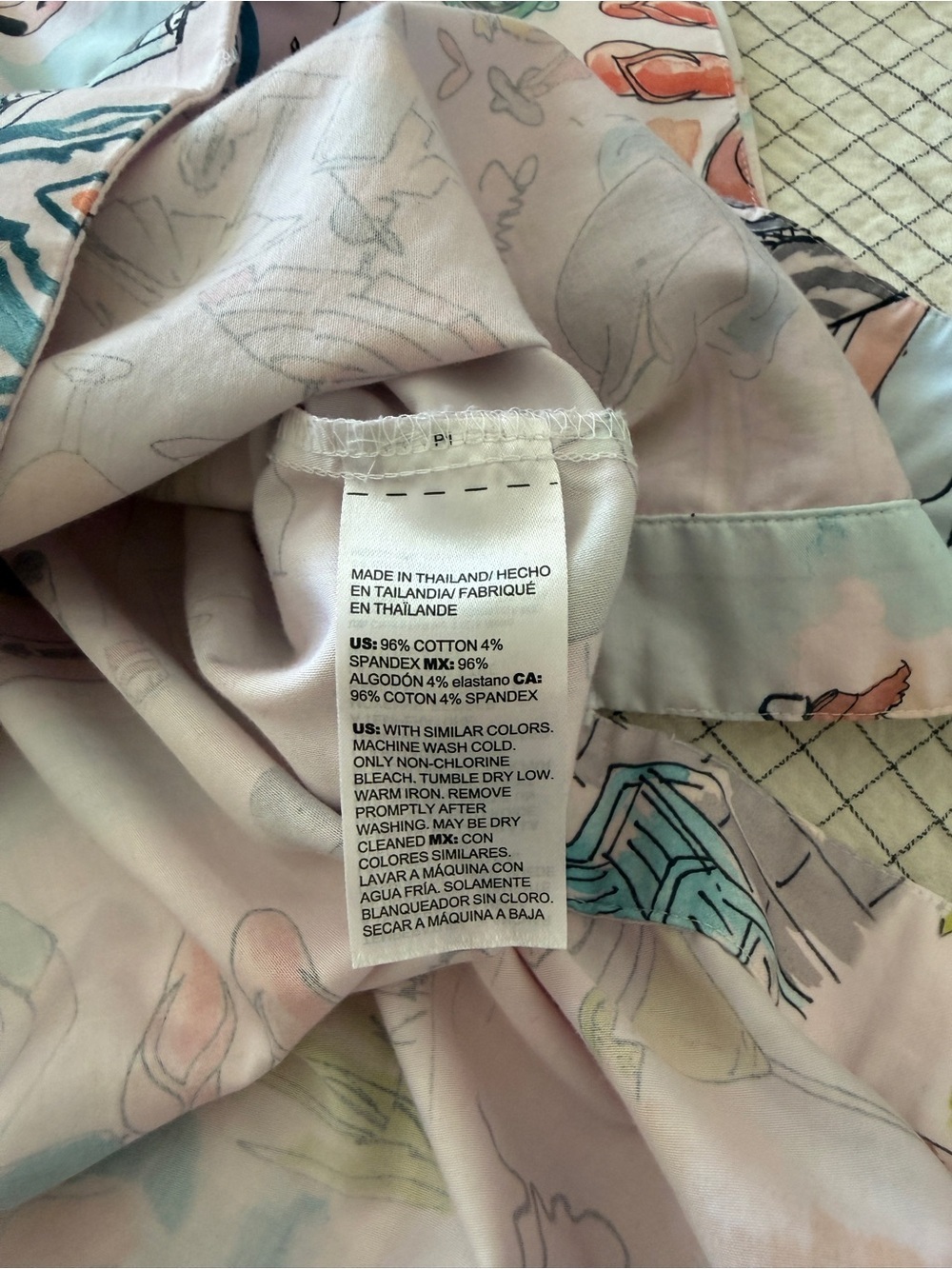 Chico’s Vacation Printed Half Button Shirt Size 2 - Picture 5 of 5